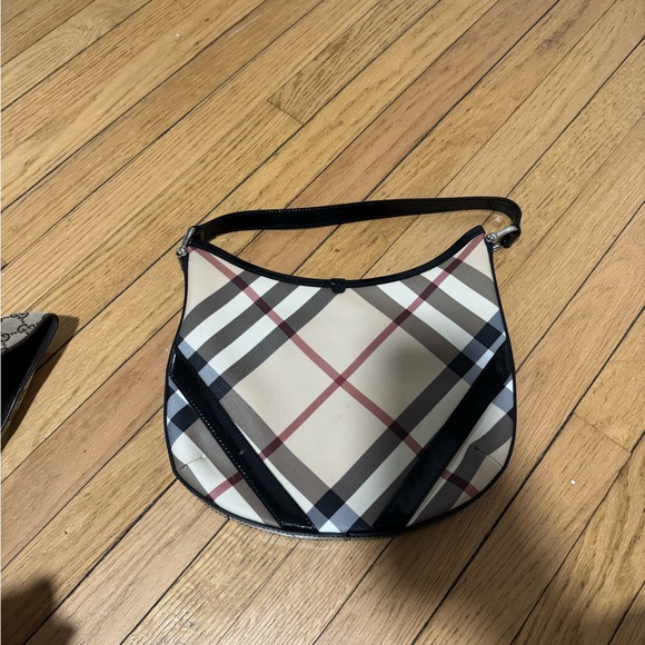 Burberry Women's Black and Cream Plaid Shoulder Bag - Picture 2 of 4